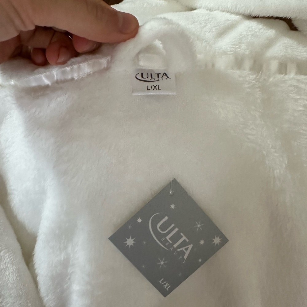 Ulta Bath Robe - Picture 2 of 3